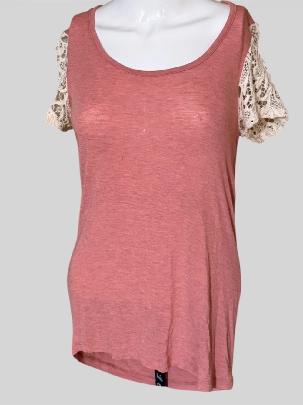 Daytrip Dusty Rose Scoop Neck Tee with Cream Crochet Sleeves